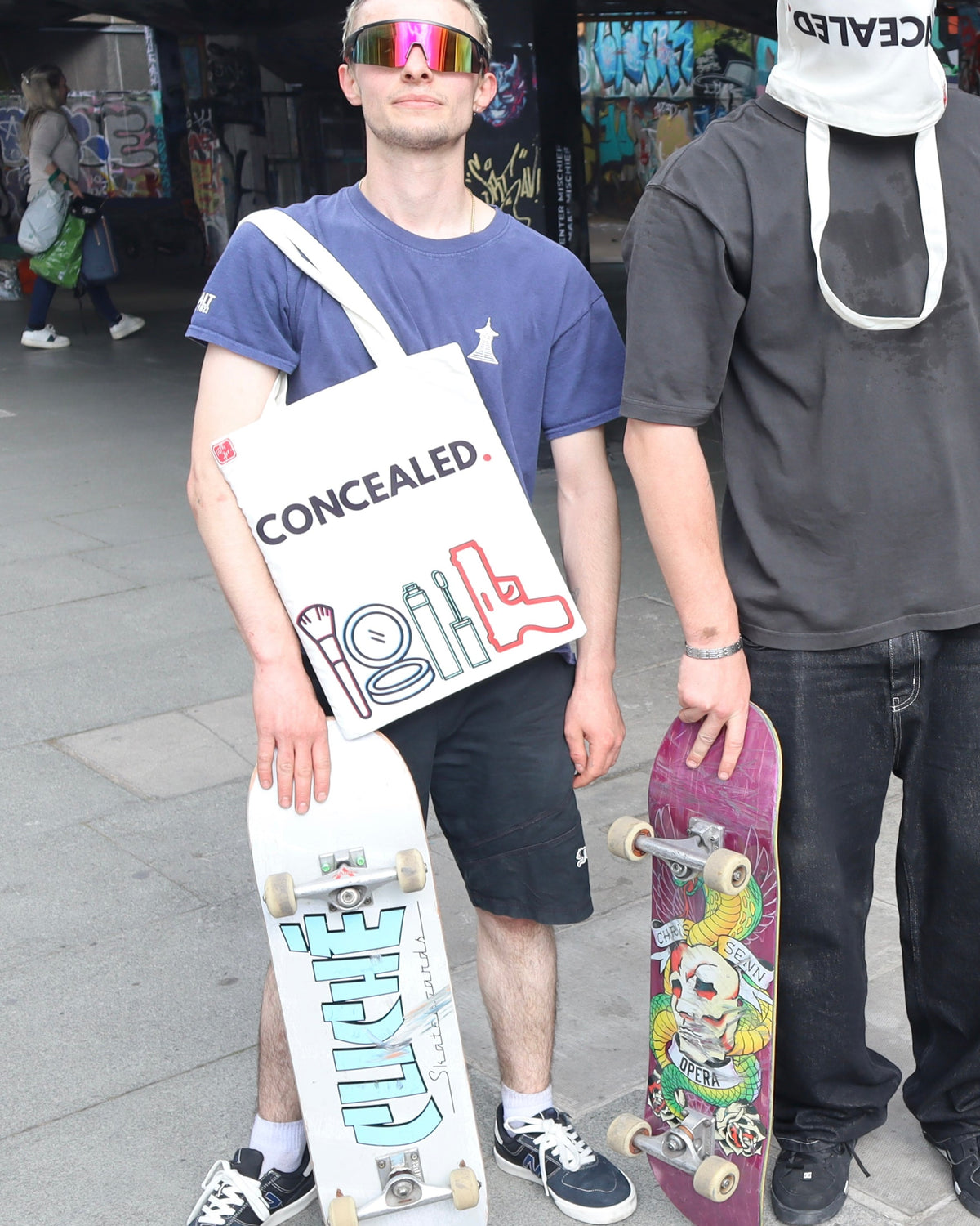 Concealed tote carried at a skatepark