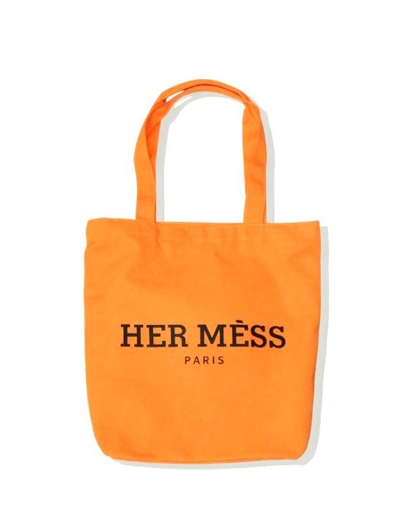 Her mèss  tote